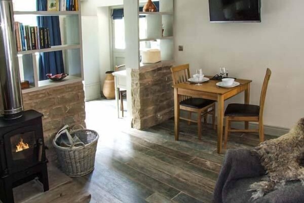 Cottage | Interior