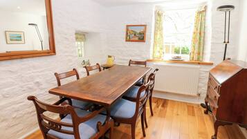 Cottage | Dining
