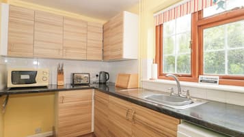Ferienhaus | Eigene Küche | Geschirrspüler, Wasserkocher, Toaster, Kochgeschirr/Geschirr/Besteck