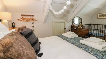 4 habitaciones, decoración personalizada y muebles diferentes