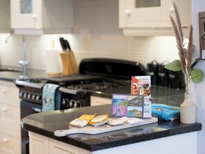 Cottage | Private kitchen | Fridge, microwave, stovetop, dishwasher - Rose Cottage (Cardigan)