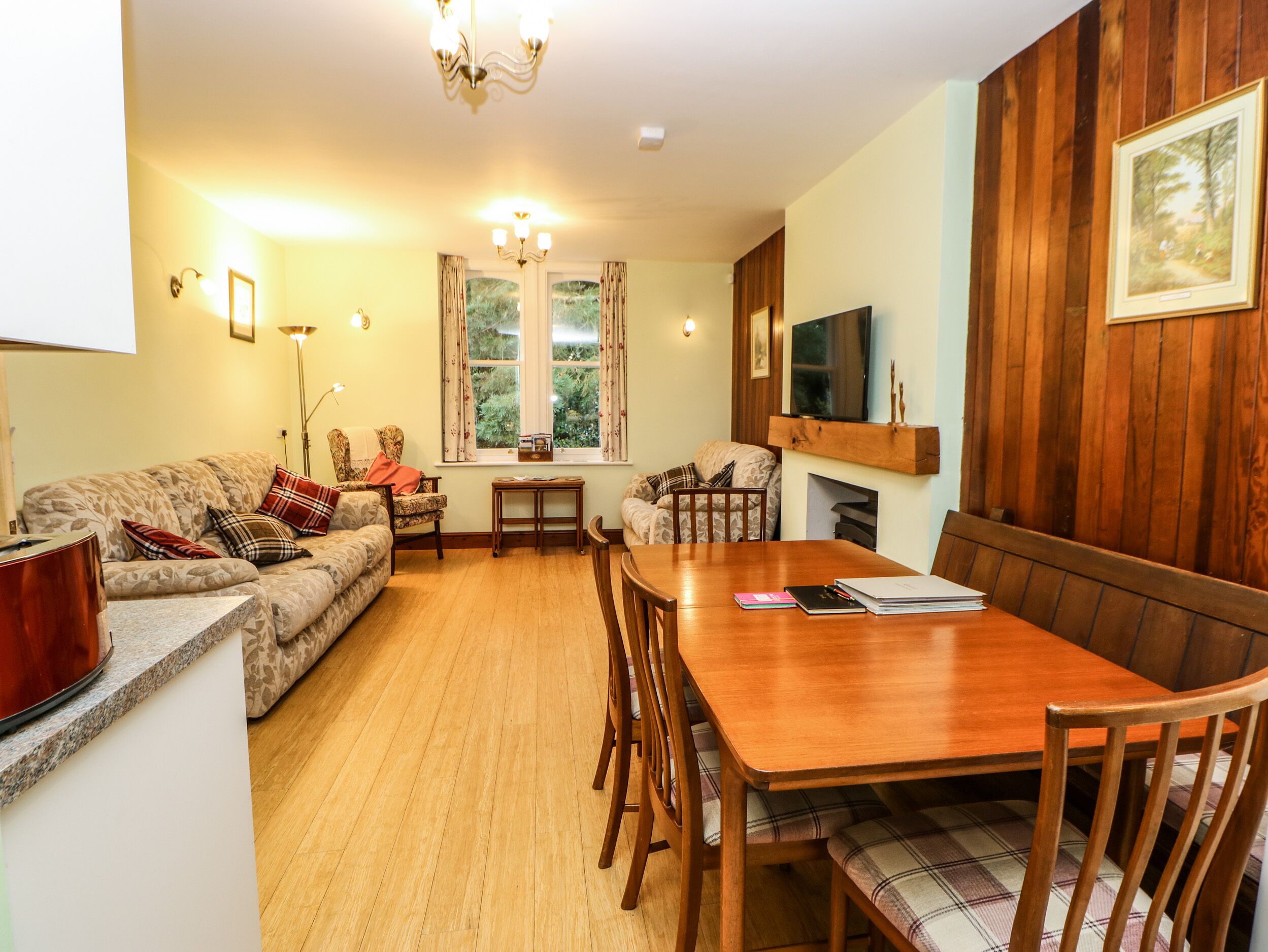 Cottage | Living room | Fireplace