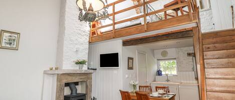 Casa de campo | Sala de estar | Televisión, chimenea y reproductor de DVD