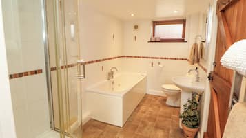 Cottage | Kamar mandi | Shower