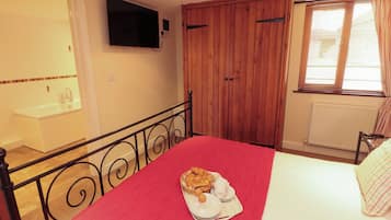 Cottage | 1 bedroom, free WiFi, individually decorated, individually furnished