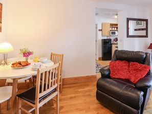 Cottage | Interior - Twitchers' Den (Bridlington)