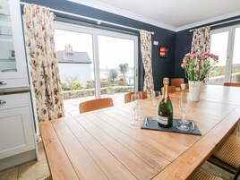 村舍 | 私人厨房 | 洗碗机、厨具/餐具