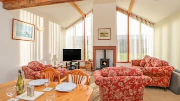 Cottage | Living room | DVD player