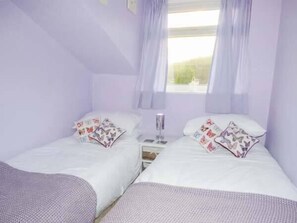 2 عدّة غرف نوم وبديكورات فريدة لكل غرفة وطراز فريد لكل وحدة