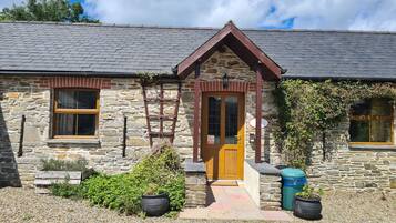 Cottage | Front of property