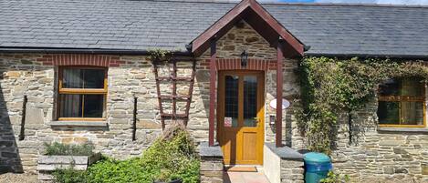 Cottage | Front of property