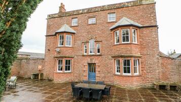 Cottage | Property grounds