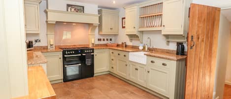 Cottage | Interior