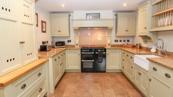 Cottage | Interior