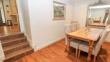 Cottage | Interior