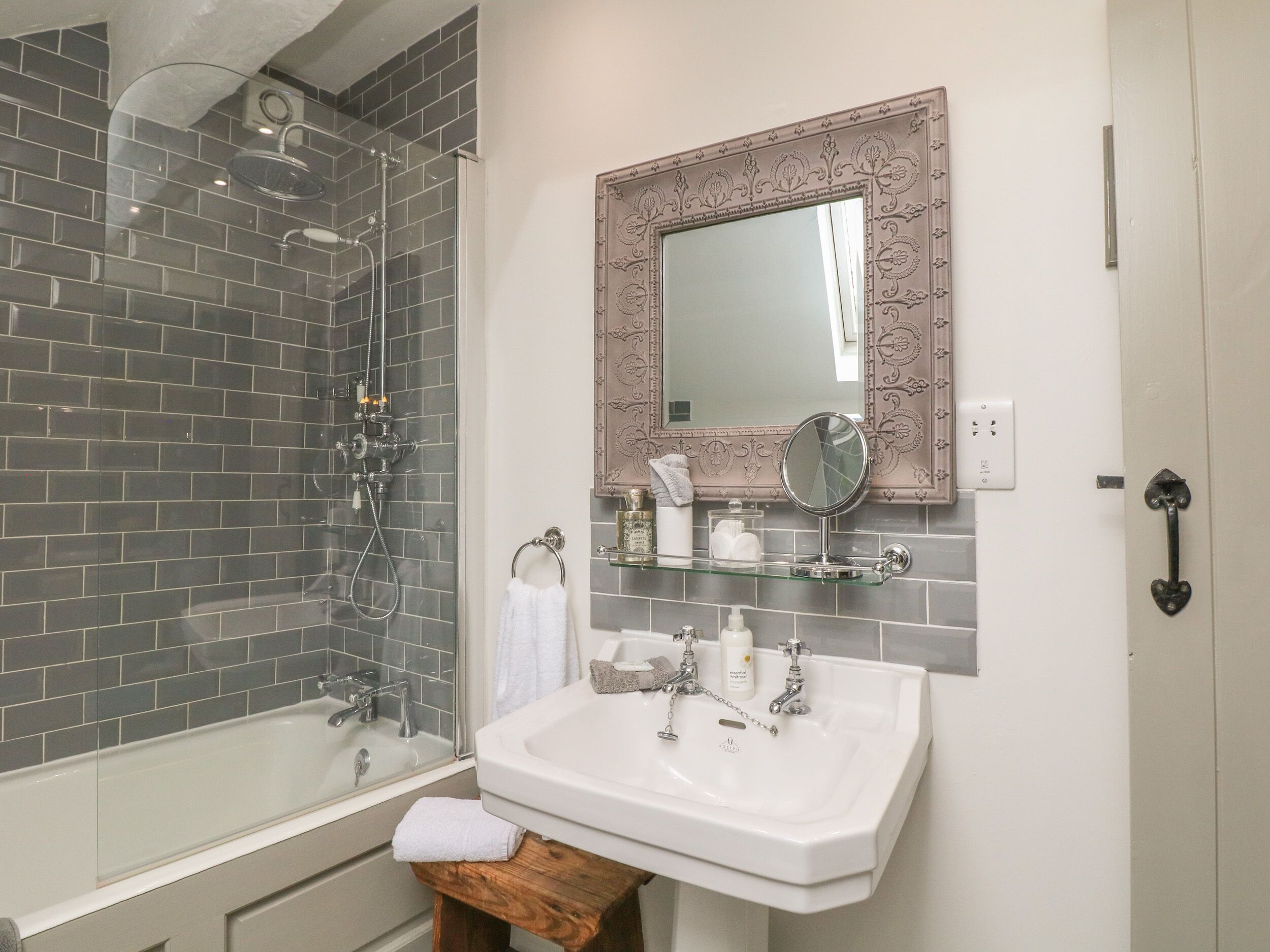 Cottage | Bathroom | Shower