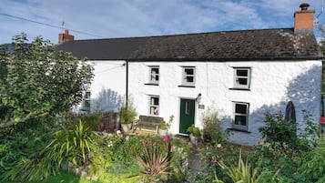 Cottage | Exterior