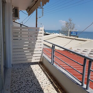 Panoramic Studio, Multiple Beds, Non Smoking | Free WiFi, bed sheets, wheelchair access - Azzurro Mare (Katerini)