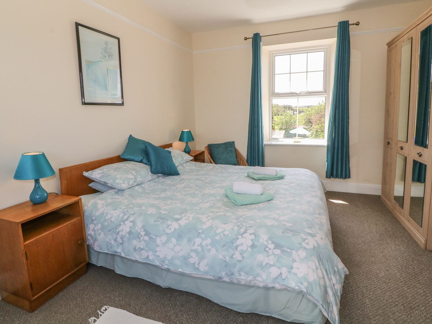 Cottage | 5 bedrooms, individually decorated, individually furnished, free WiFi