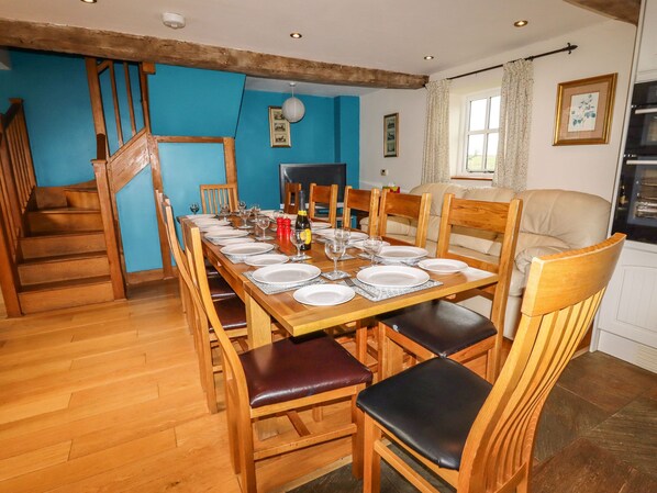 Cottage | Dining
