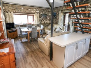 Ferienhaus | Eigene Küche | Mikrowelle, Herdplatte, Geschirrspüler, Hochstuhl