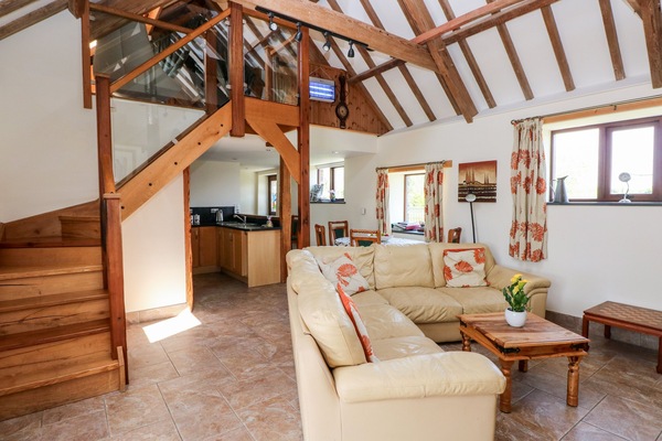 Cottage | Living room | TV, fireplace, DVD player