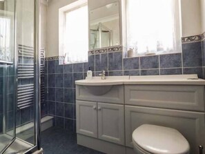 Cottage | Bathroom | Shower - Skylark (Holt)