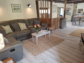 Cottage | Living area - Owl's Nest (South Molton)