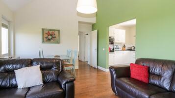Cottage | Living room | Fireplace