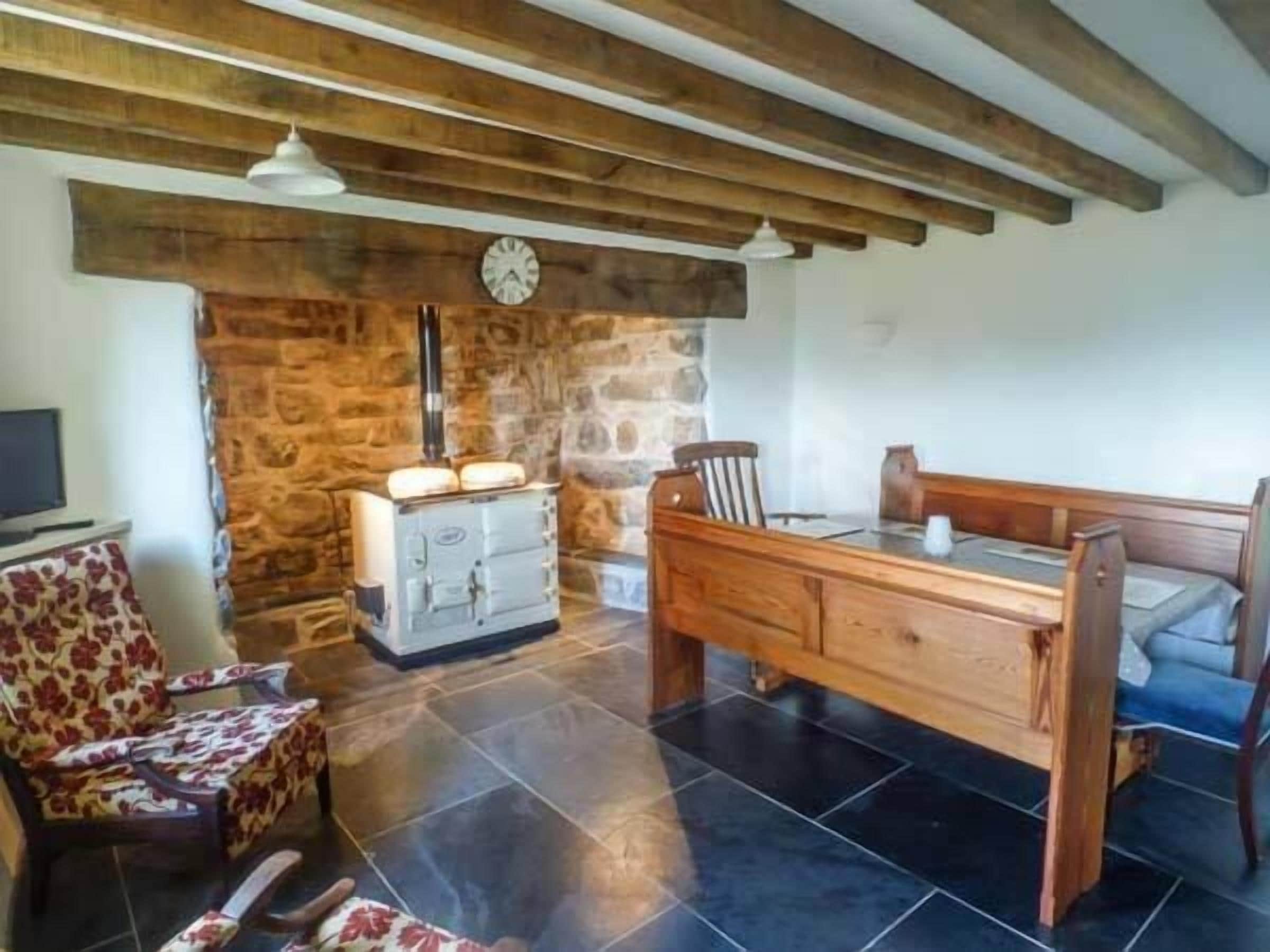 4 bedrooms, individually decorated, individually furnished, free WiFi