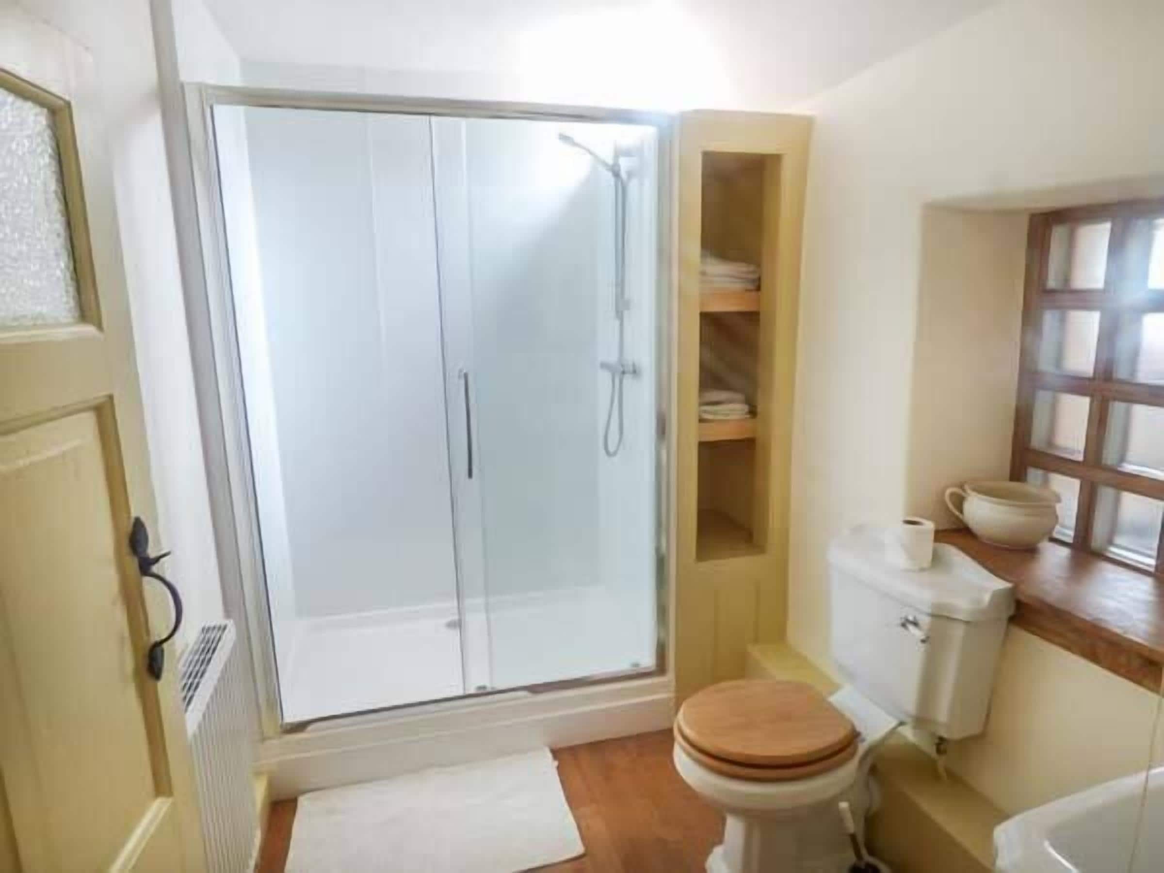 Cottage | Bathroom | Shower