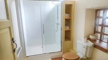 Cottage | Bathroom | Shower