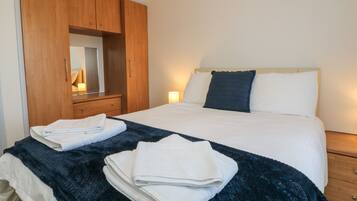 Cottage | 2 bedrooms, individually decorated, individually furnished, free WiFi