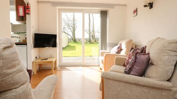 Cottage | Phòng khách | TV