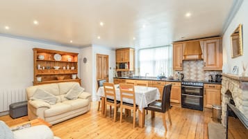 Cottage | Interior