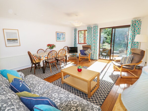 Cottage | Living area | TV, DVD player - Fieldside (Totland Bay)
