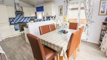 Cottage | Dining
