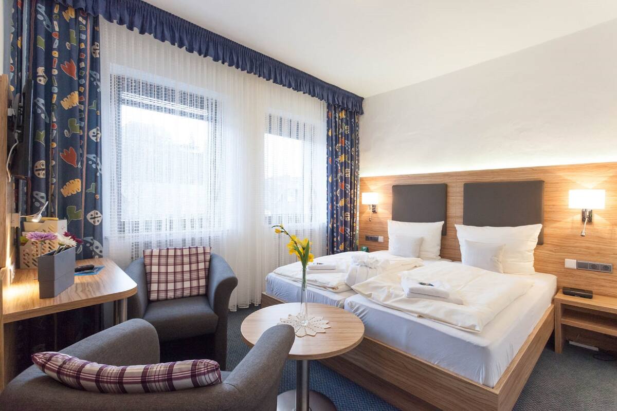 Double Room, Non Smoking | Desk, laptop workspace, blackout curtains, soundproofing