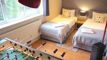 6 bedrooms, individually decorated, individually furnished, free WiFi