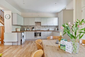 Cottage | Private kitchen | Dishwasher, highchair, cookware/dishes/utensils - East Wing (Crewkerne)