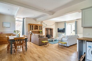 Cottage | Living area | Fireplace, DVD player - East Wing (Crewkerne)