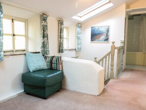 村舍 | 客厅 | 电视、桌上足球