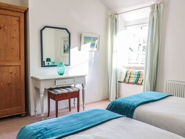 Cottage | 4 bedrooms, individually decorated, individually furnished, free WiFi