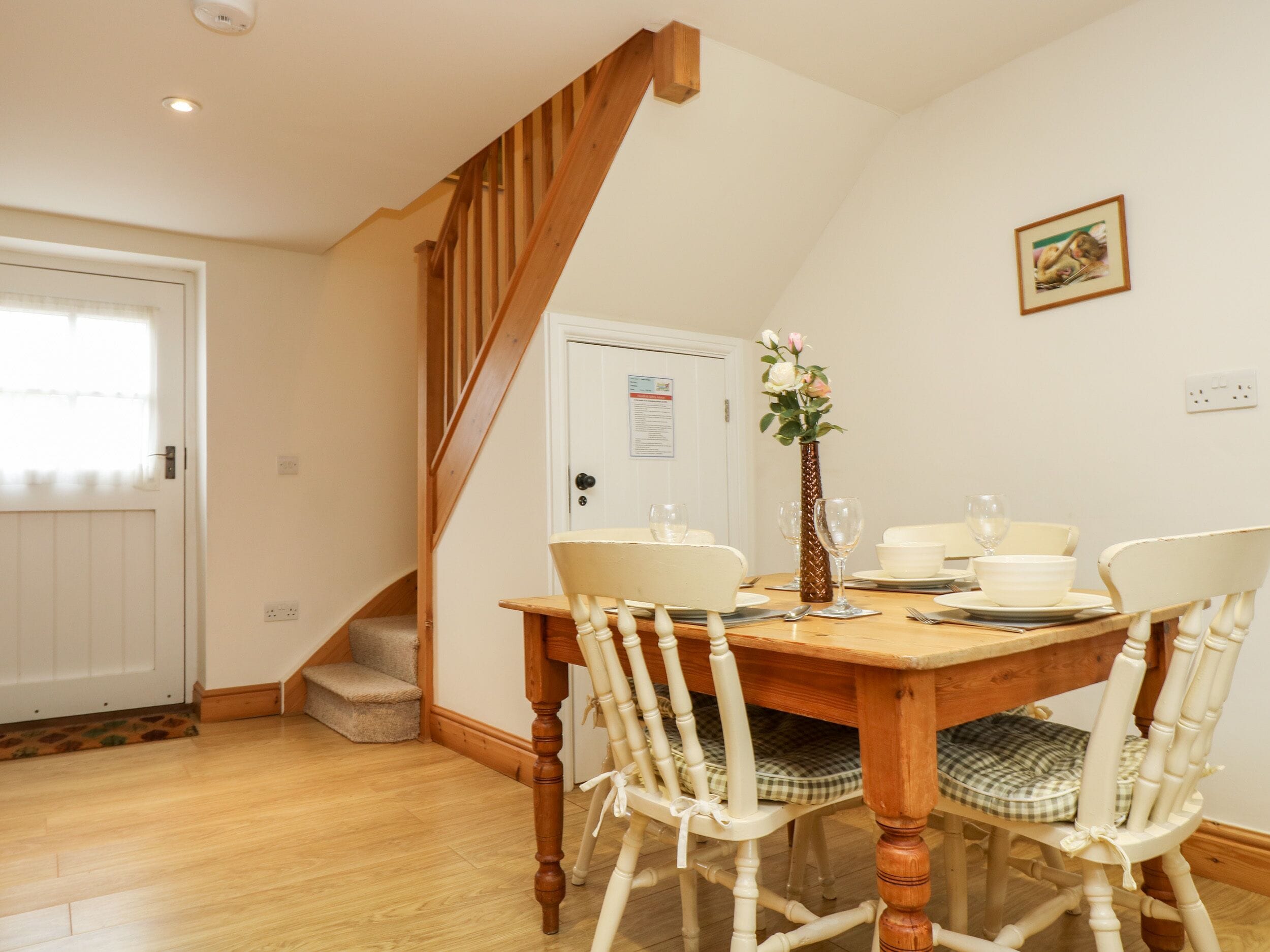 Cottage | Dining