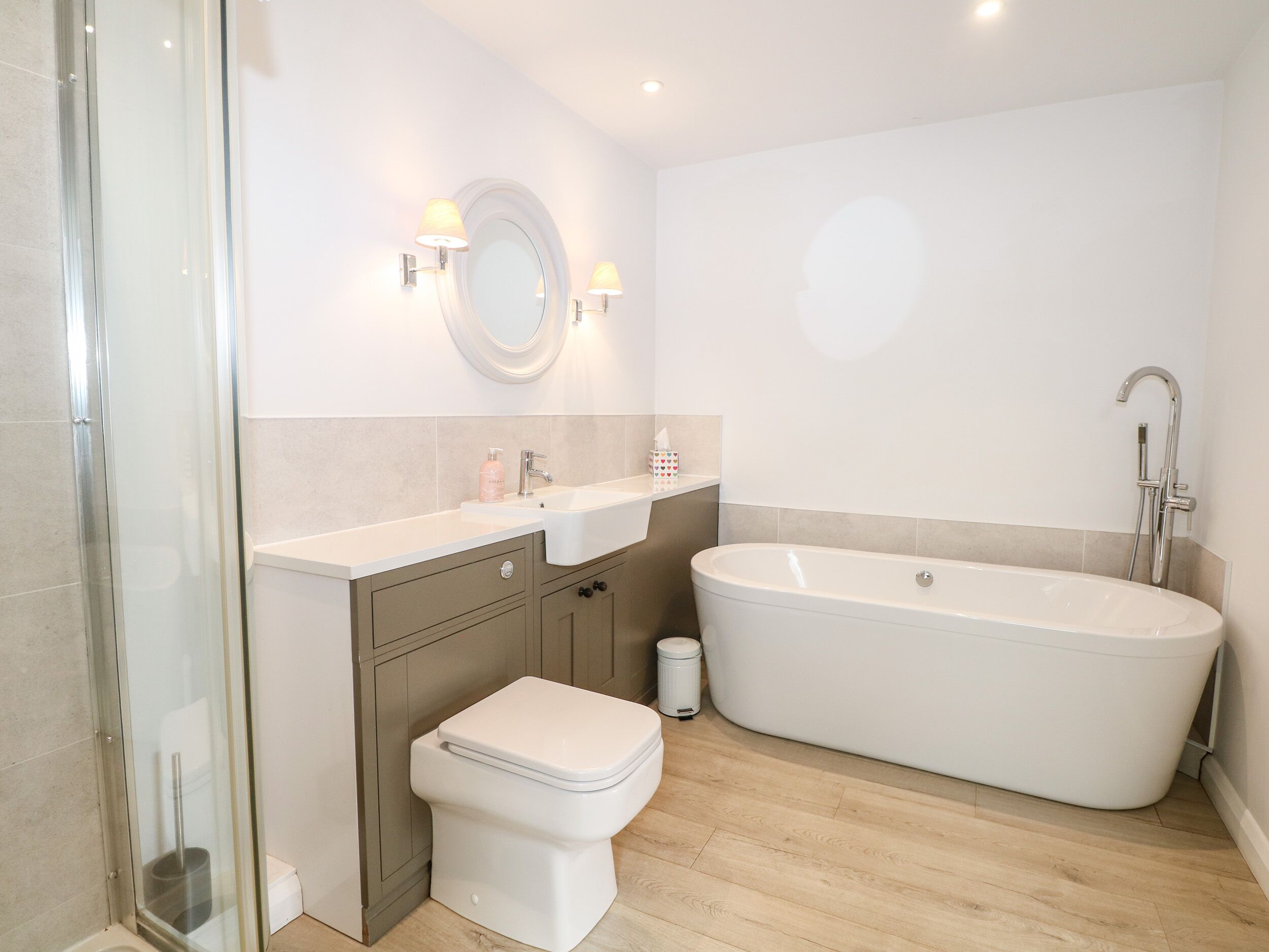 Cottage | Phòng tắm | Buồng tắm vòi sen 