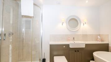 Cottage | Bathroom | Shower