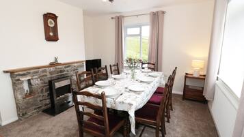 Cottage | Interior