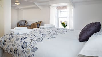 Cottage | 2 bedrooms, individually decorated, individually furnished, free WiFi
