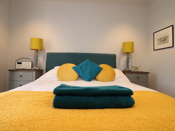 Cottage | Interior - The Snug (Truro)