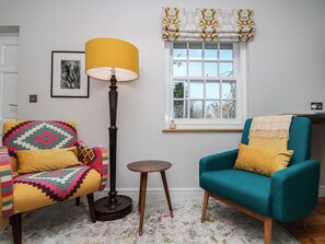 Cottage | Interior - The Snug (Truro)